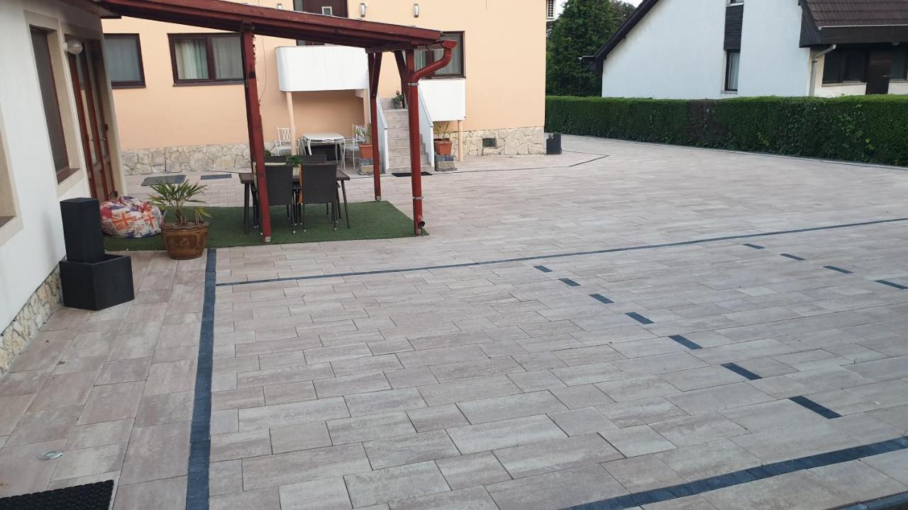 Sarreti Apartmanhaz Balatonfüred Exteriör bild