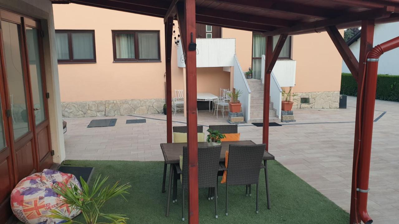 Sarreti Apartmanhaz Balatonfüred Exteriör bild