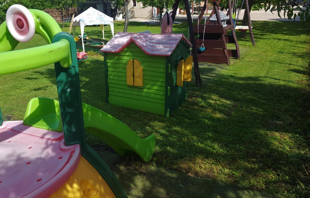 Sarreti Apartmanhaz Balatonfüred Exteriör bild