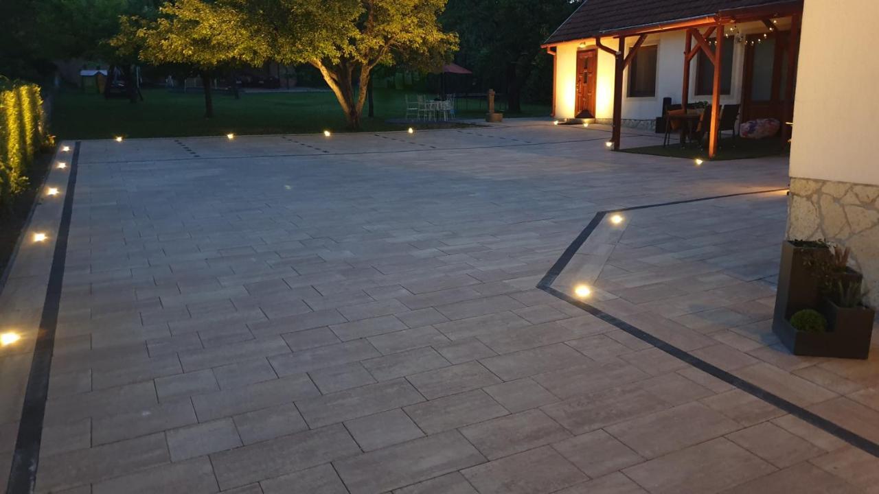 Sarreti Apartmanhaz Balatonfüred Exteriör bild