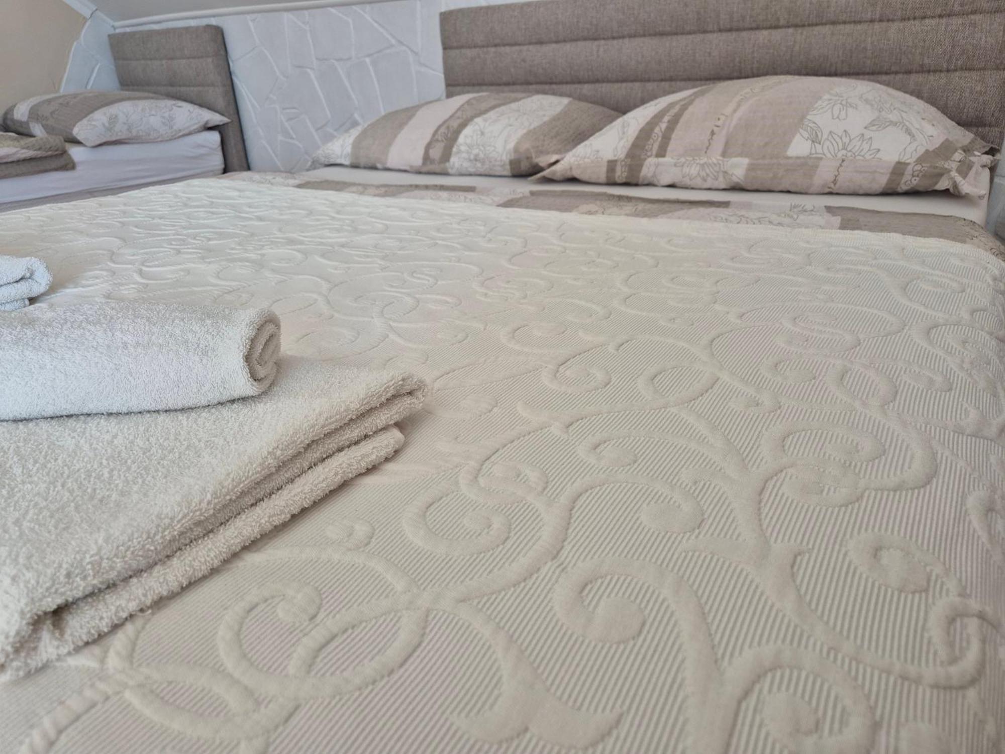 Sarreti Apartmanhaz Balatonfüred Exteriör bild