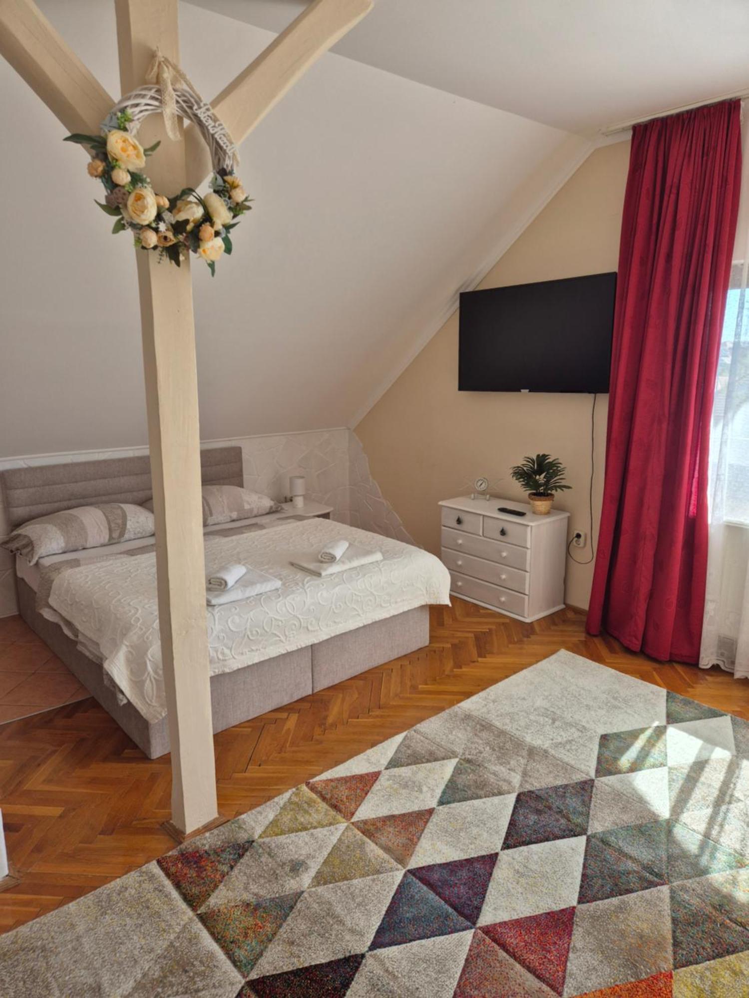 Sarreti Apartmanhaz Balatonfüred Exteriör bild