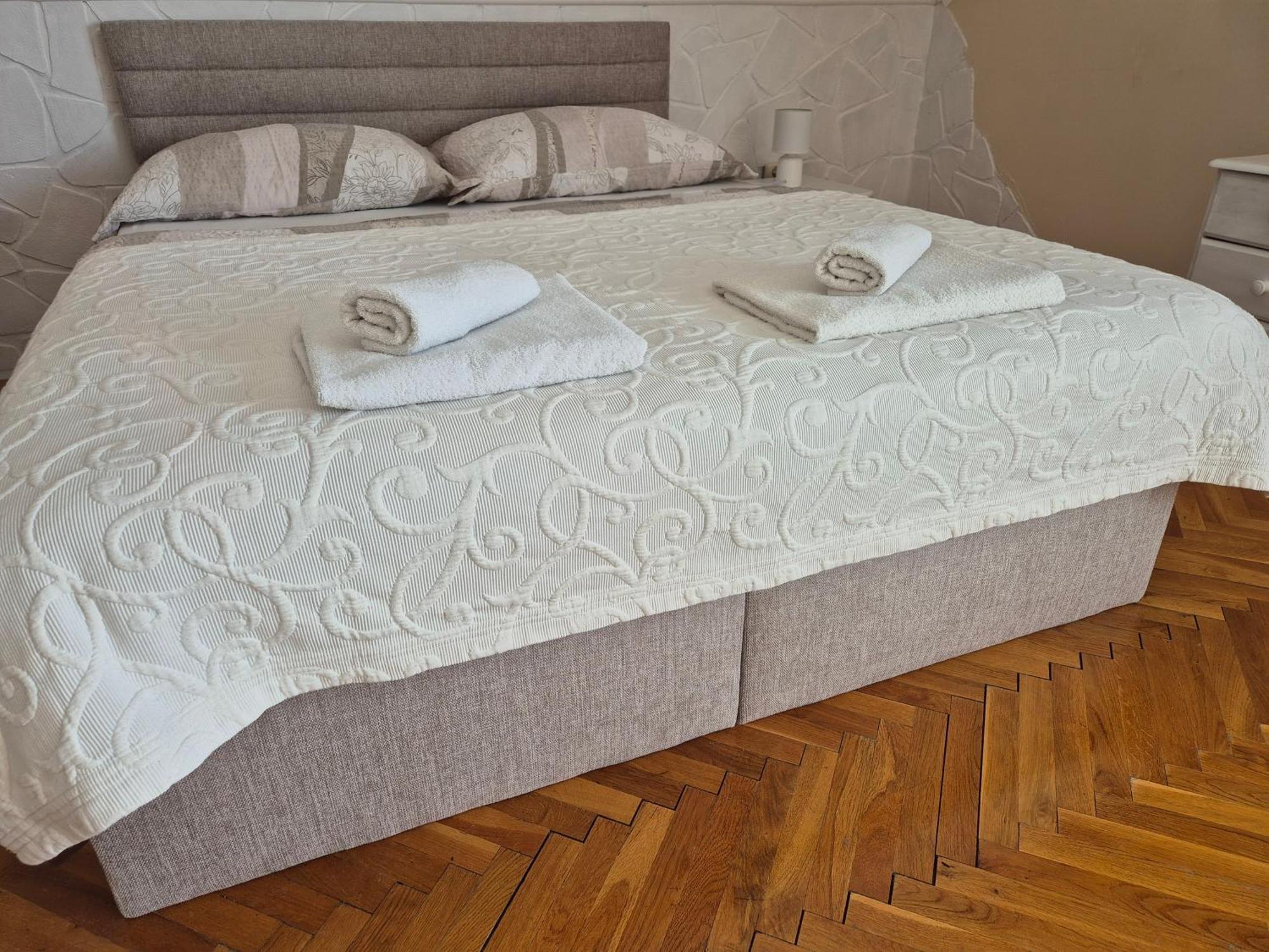 Sarreti Apartmanhaz Balatonfüred Exteriör bild